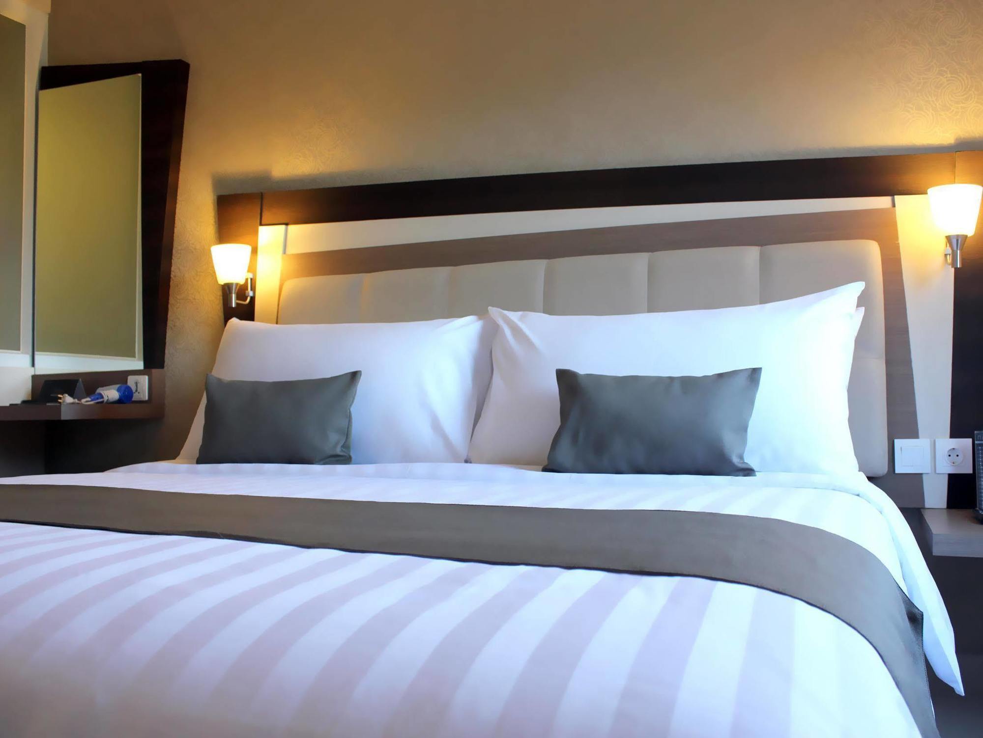 Legian Hotel Neo - Kuta, Jelantik מראה חיצוני תמונה